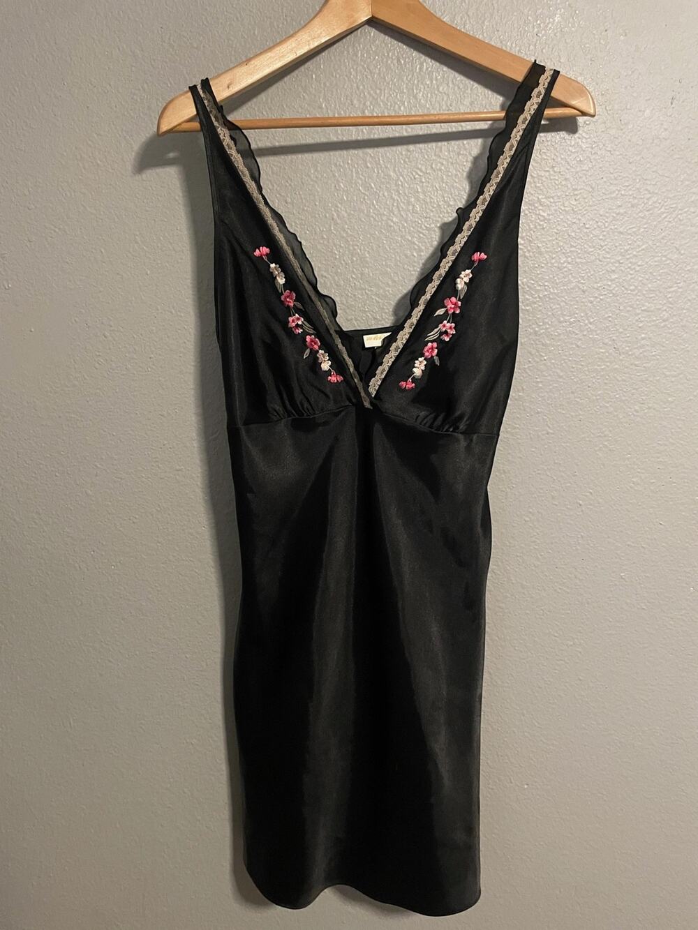 Whispers Slip Dress Womens Medium Black Floral Embroidered Satin Chemise Y2K
